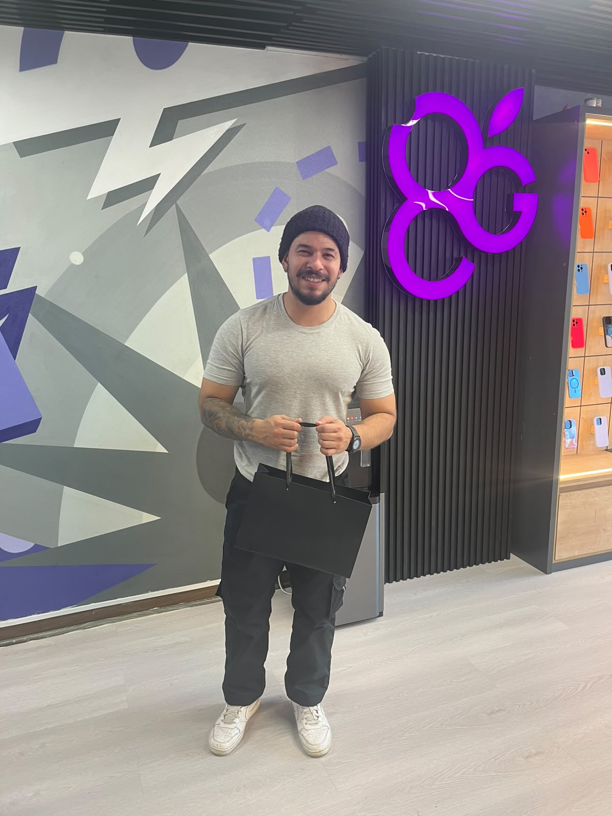 Cliente GREIPHONE estrenando su iPhone